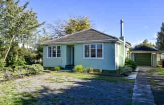 468  High Street South , Carterton