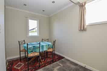 468  High Street South , Carterton