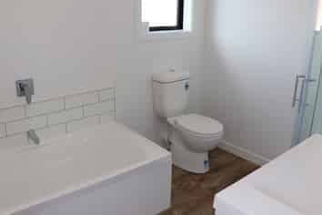 6/11 Hammond Street, Hamilton Central