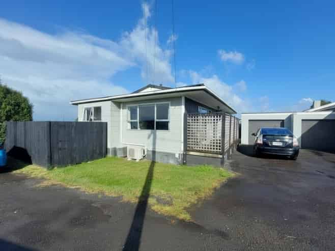 49D Saxbys Road, Deanwell