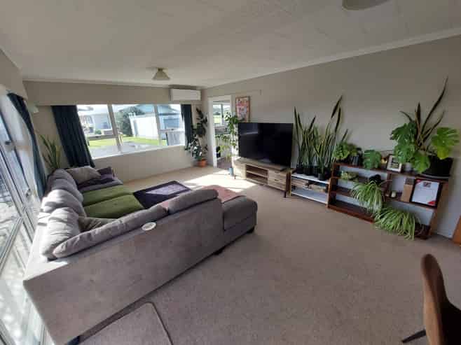 49D Saxbys Road, Deanwell