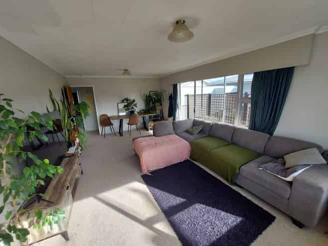 49D Saxbys Road, Deanwell