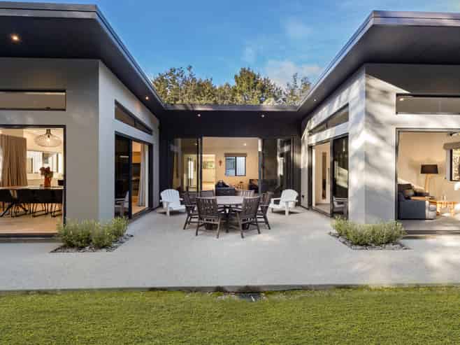 13 Arbor Lane, Mount Creighton