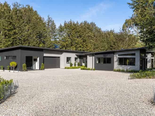 13 Arbor Lane, Mount Creighton