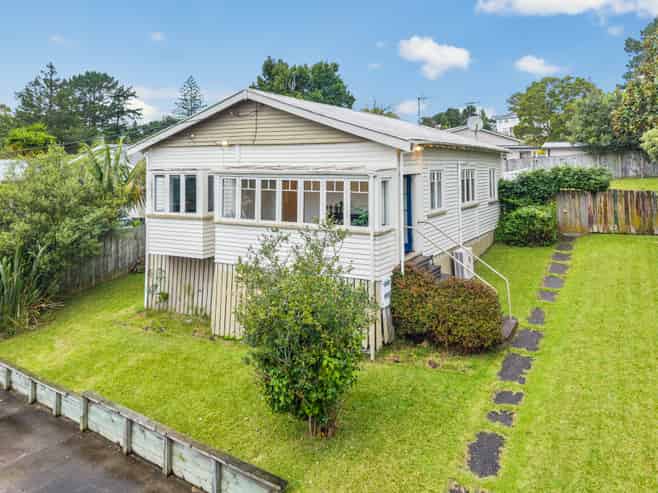33 Clayburn Road, Glen Eden