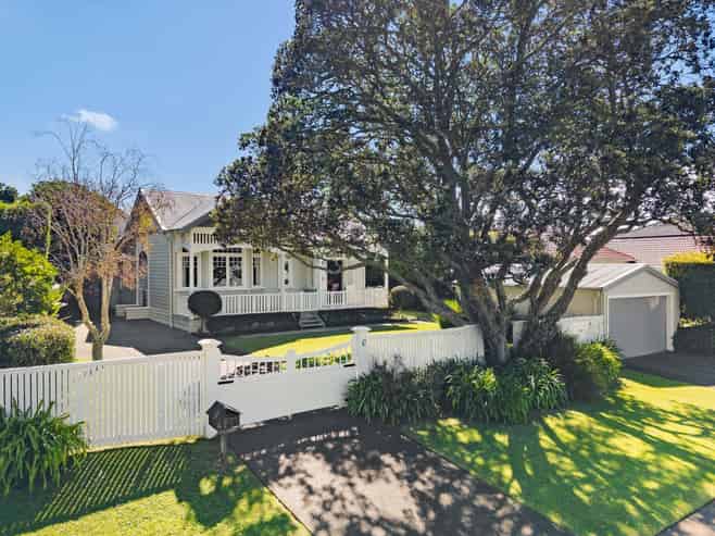 42 Norwood Road, Bayswater