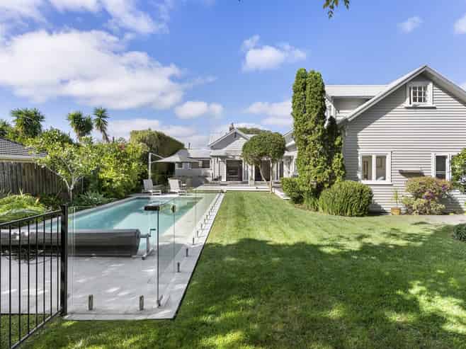 42 Norwood Road, Bayswater