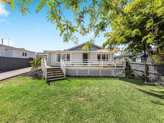 8 Cadman Avenue, Waterview