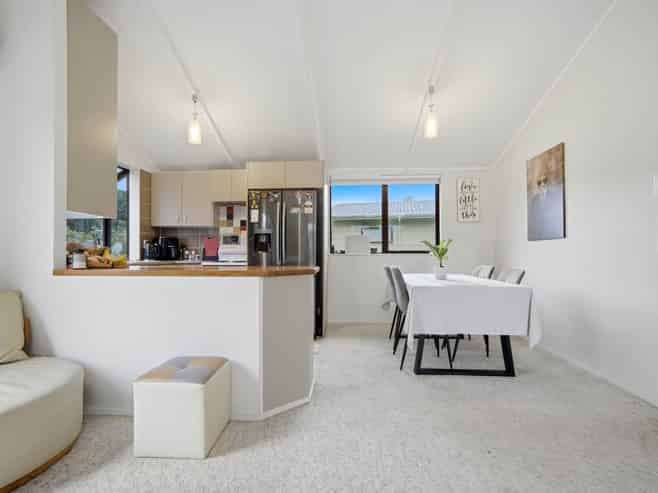 1/130 Spinella, Bayview