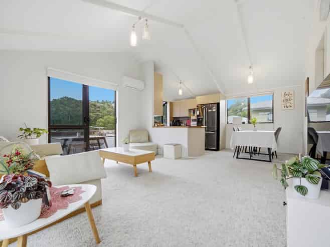 1/130 Spinella, Bayview