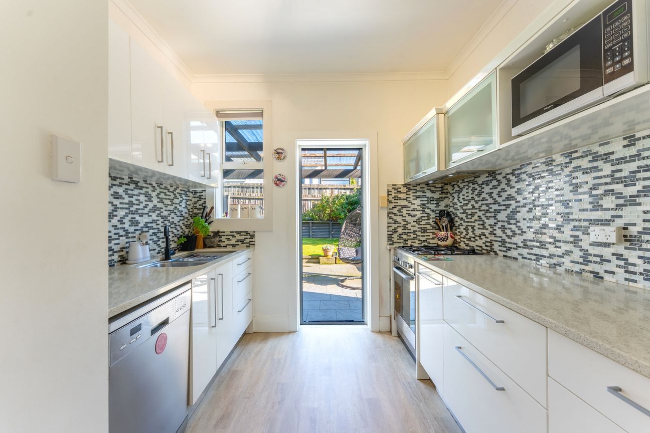 Close to Beach, Gym, Parks, and Town - Vista 2