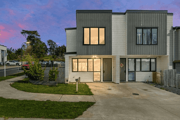 12 Karoro Road, Flat Bush