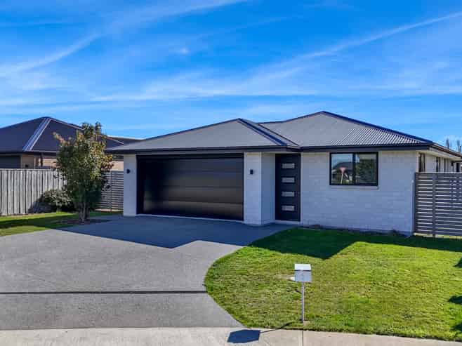 5 Helicon Street, Pegasus