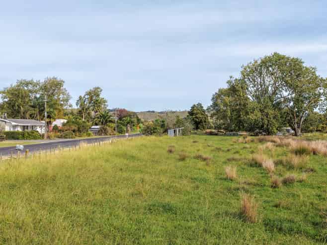 33 and 92 Back Miranda Road, Waitakaruru