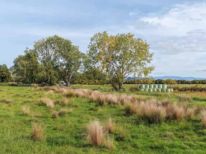 33 and 92 Back Miranda Road, Waitakaruru