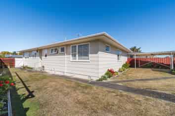 145 Tremaine Avenue, WESTBROOK