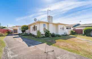 145 Tremaine Avenue, WESTBROOK