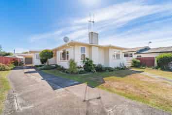 145 Tremaine Avenue, WESTBROOK