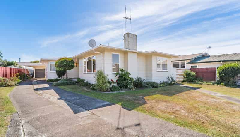 145 Tremaine Avenue, WESTBROOK