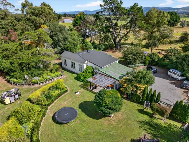 25 Chester Road, Carterton