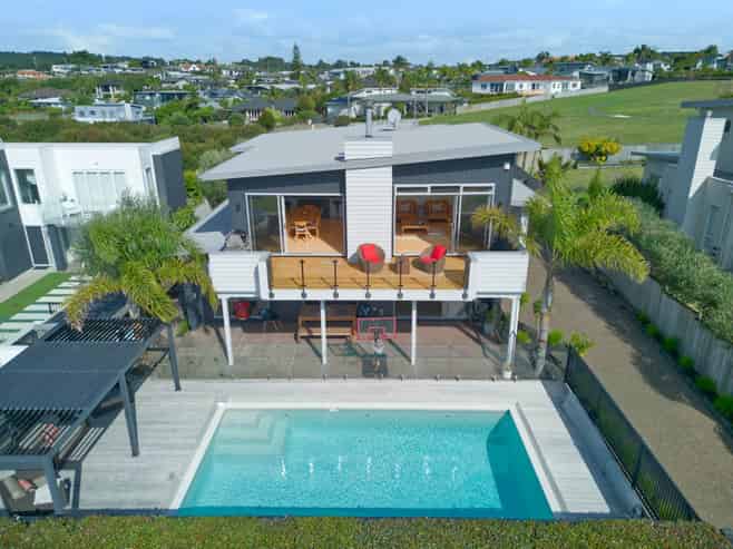 10  Columbia Crescent, Beachlands