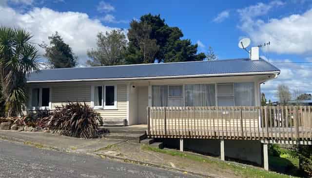 16 Kohe Street, Parahaki