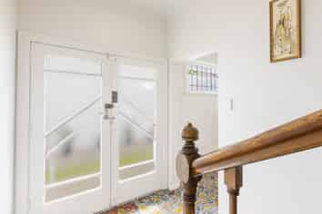 Large cash flow - high yielding 6 bedroom house