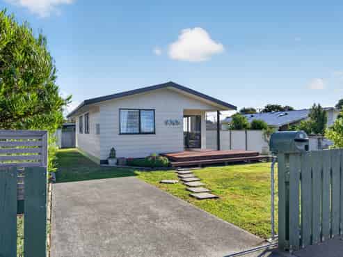 74 New York Street, Martinborough