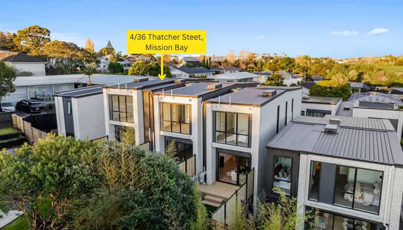 2&4/36 Thatcher Street, Mission Bay