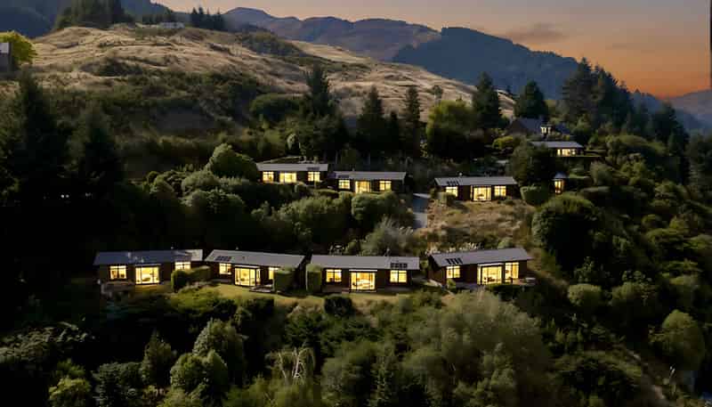 21 & 23 MacKinnon Terrace, Sunshine Bay