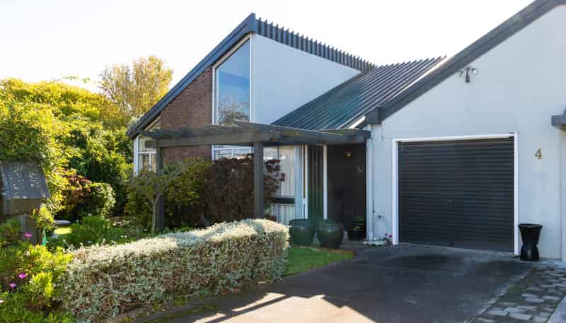 4 Corwen Place, Mayfair