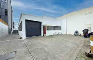 Mixed-use Onehunga Warehouse 