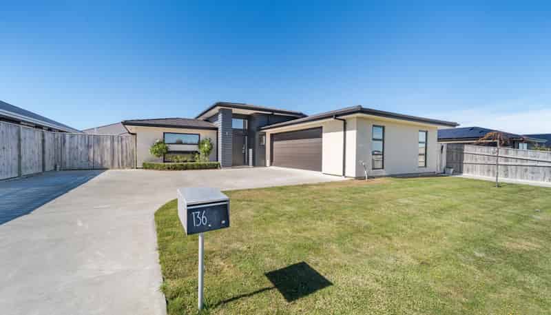 136 Pharazyn Street, Feilding