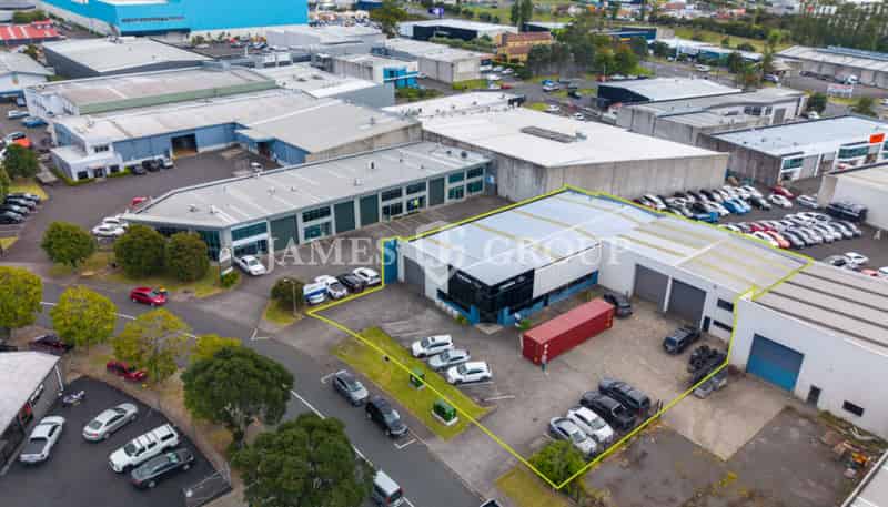 9 Paramount Drive, Henderson