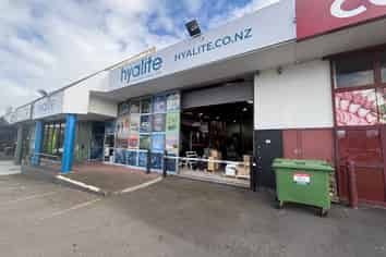 Cavendish Drive Retail/Warehouse Opportunity