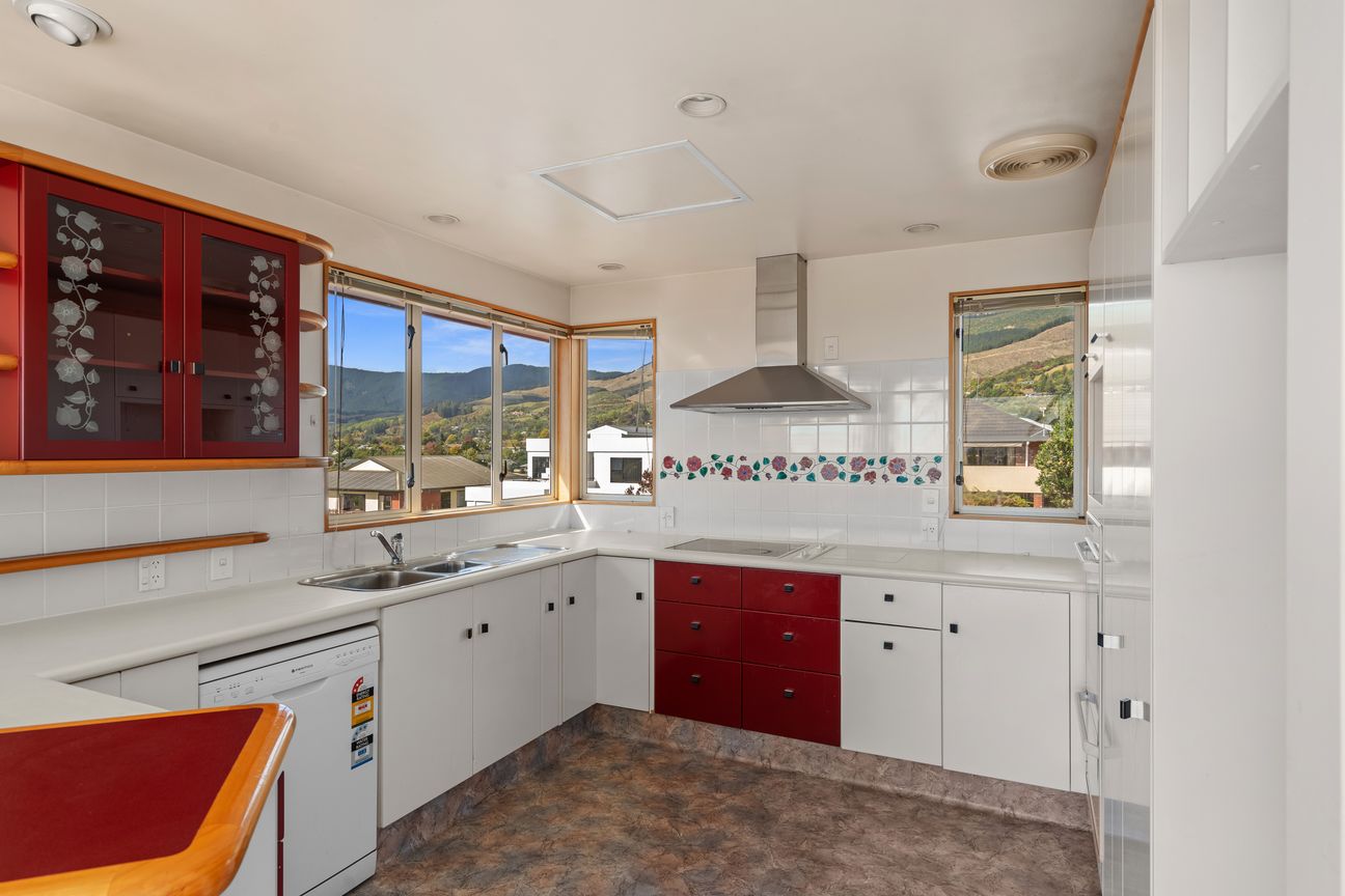 Vacant & Ready - Secure Your Hilltop Haven – pohled 6