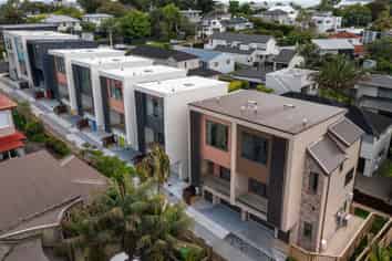 9/33 Williamson Avenue, Belmont