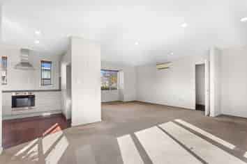 11 Mounter Avenue, Redwood