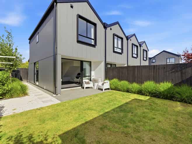 62D Cleveland Street, Edgeware