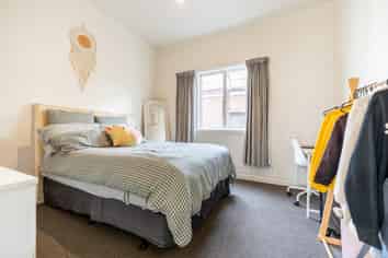 14 Memorial Avenue, Parkside