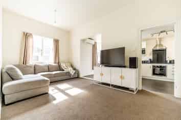 14 Memorial Avenue, Parkside