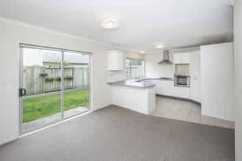 14 Rene Way, Huntington