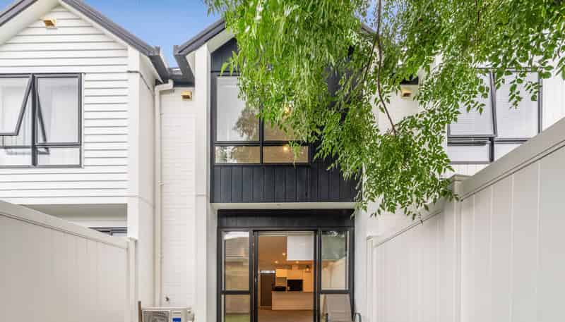 8/69 Allendale Road , Mount Albert