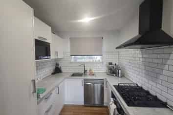 10 Lucienne Place, Hillsborough