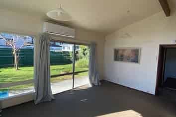 2/8 May Street, Hillcrest