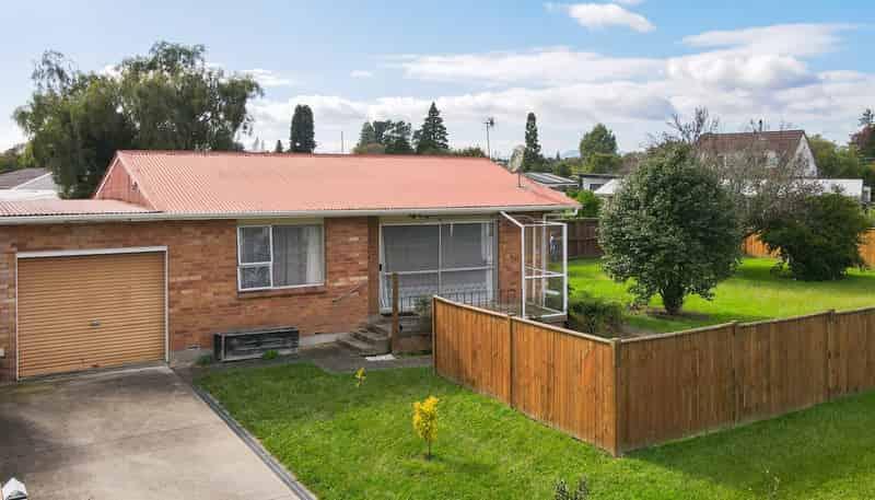 2B Darroch Street, Fairy Springs