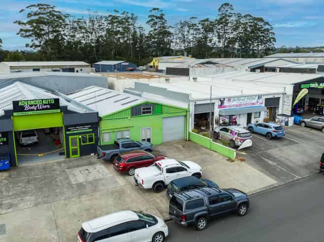 PRIME POSITION, EXCEPTIONAL VALUE
