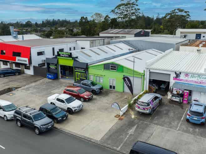 PRIME POSITION, EXCEPTIONAL VALUE
