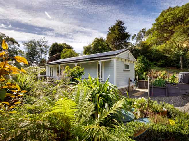 16 Angle Street, Picton