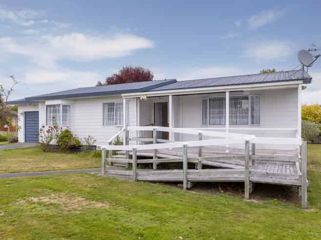 82 Grace Crescent, Richmond Heights